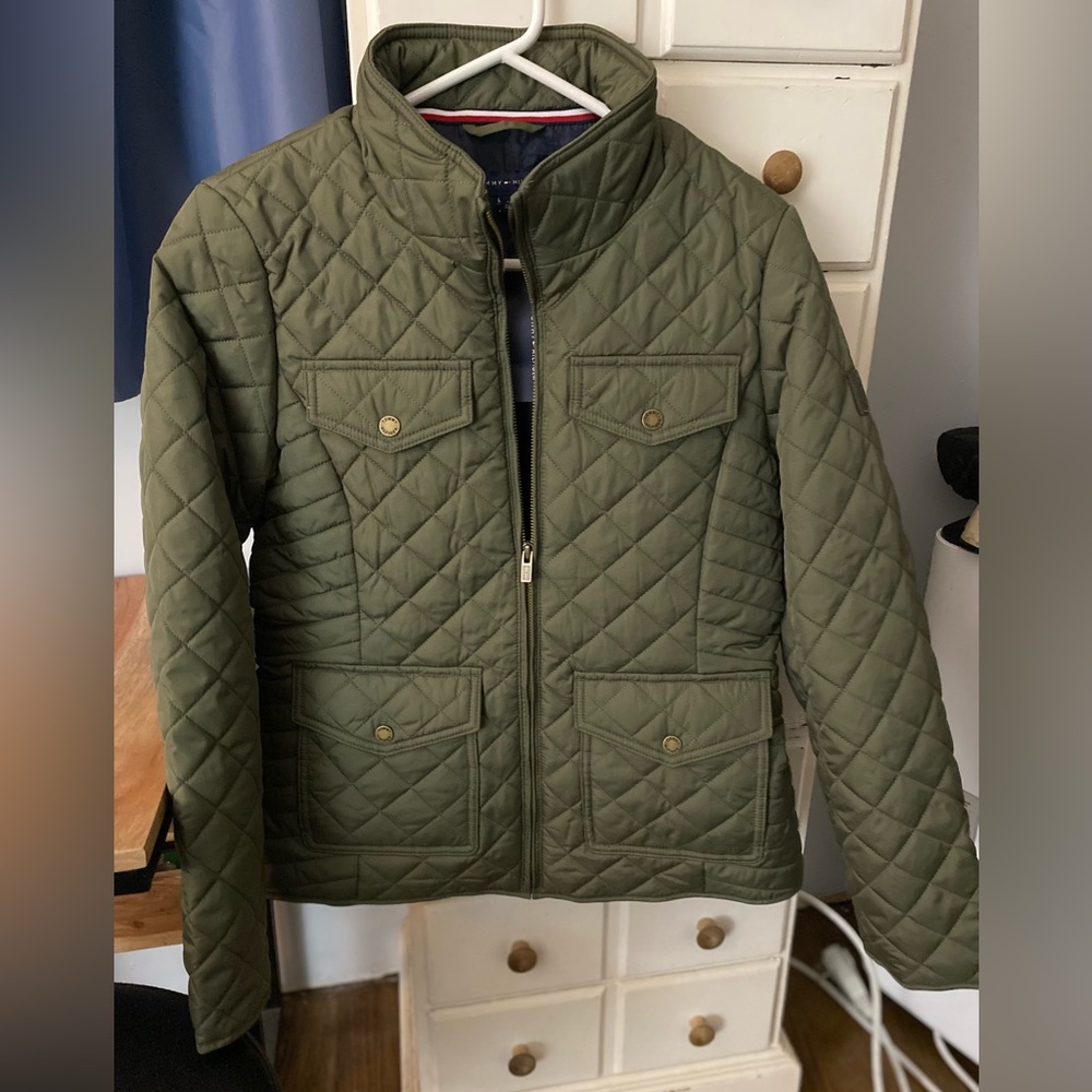 NWT Tommy Hilfiger quilted Jacket.